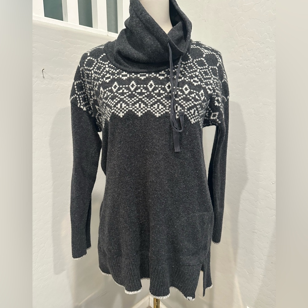 Eddie Bauer Charcoal black and White funnel Neck‎ Sweater